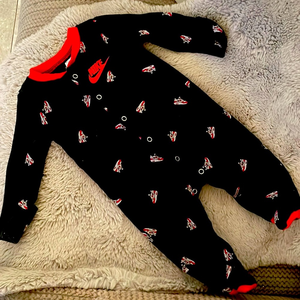 Nike PJ’s 3mths